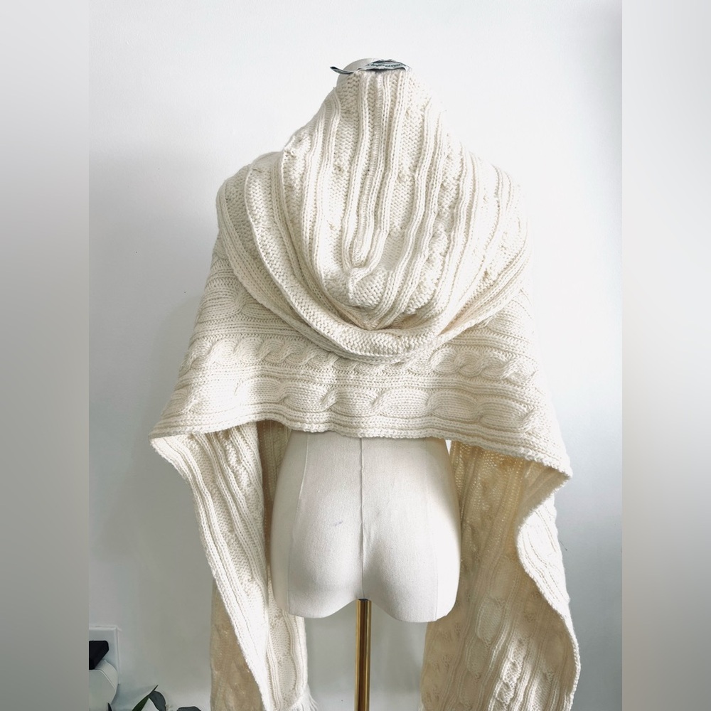 ARAN CRAFTS - Cream 100% Merino WOOL Knit Hooded Scarf Wrap Shawl. One Size - Picture 2 of 7
